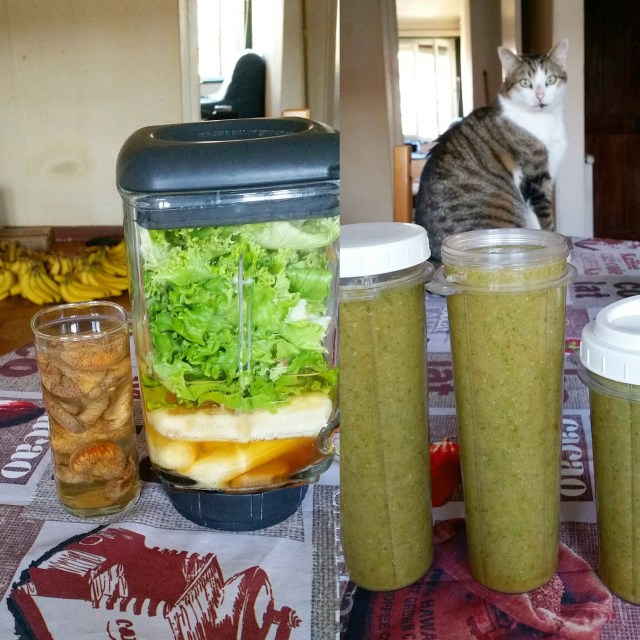smoothie vert - bananes, salade et dattes