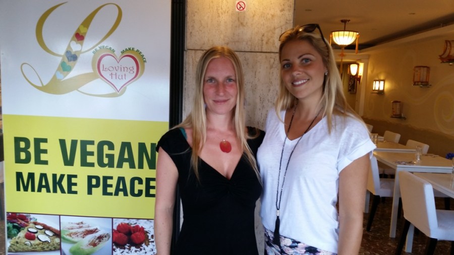 Douce Frugalité Femme Frugivore Fille Française Alsacienne Strasbourgeoise blonde Menton Céline Taboue