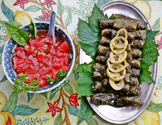 Feuilles de vigne citronnées farcies au riz